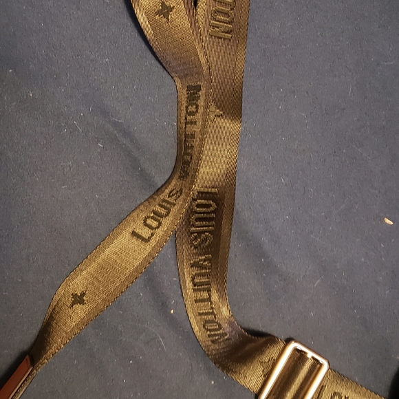 LV messenger bag - Picture 3 of 9